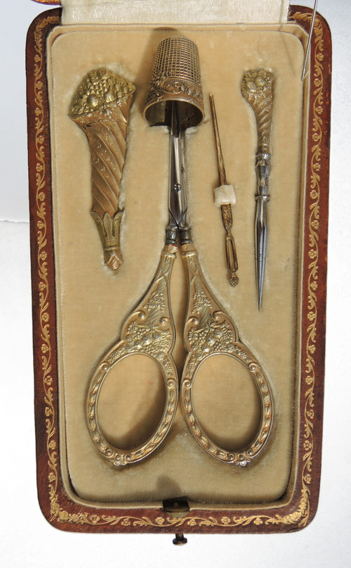 Antique sewing set VERMEIL horn of plenty case