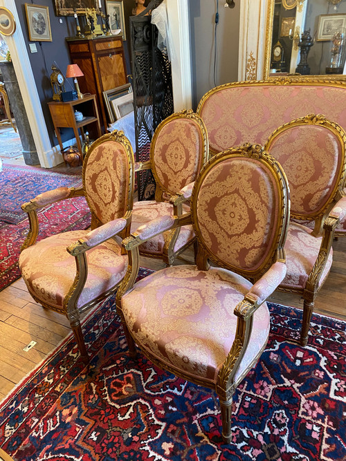 Salon en bois doré de style Louis XVI