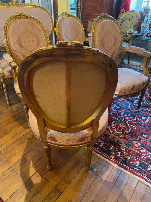 Salon en bois doré de style Louis XVI
