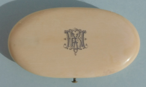 Scatola d'avorio con monogramma del kit da cucito d'oro con aquila e marchio di garanzia