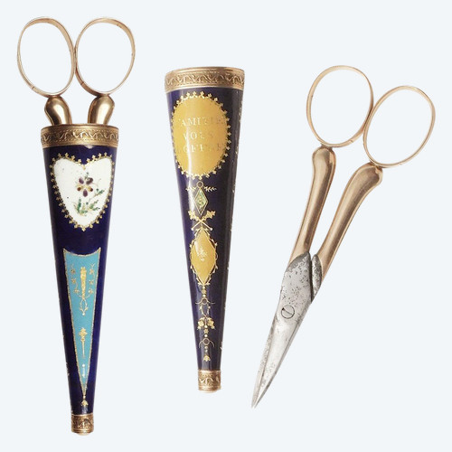 Etui émaillé sur vermeil Palais Royal ancien XIXe avec ciseaux or couture broderie