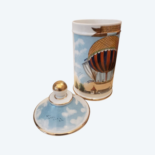  Porcelaine de Sèvres pot pharmacie 1794 signé J .Siquier décors montgolfières