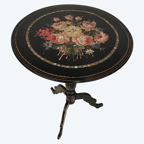Tavolino Napoleone III, vassoio con decoro dipinto di fiori e borgogna