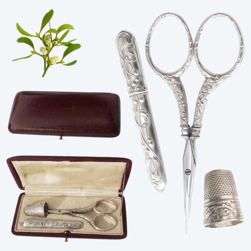 Nécessaire De Couture Ancien En Argent Massif Art Nouveau Gui 