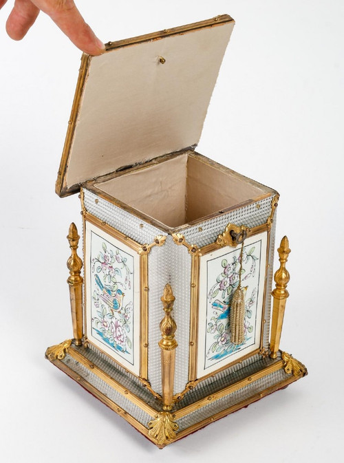 Un Coffret à Bijoux En émail Fin XIXème Siècle