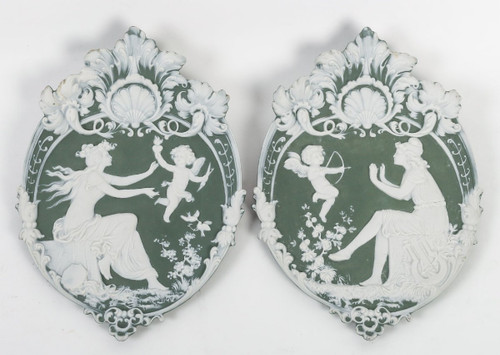 Coppia di Piatti in Porcellana Stile Wedgwood, Fine XIX Secolo