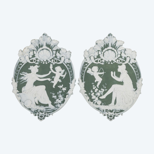 Coppia di Piatti in Porcellana Stile Wedgwood, Fine XIX Secolo