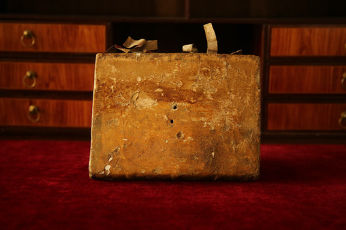  Carved book vanity, wood and parchment, German work from the 18th century.