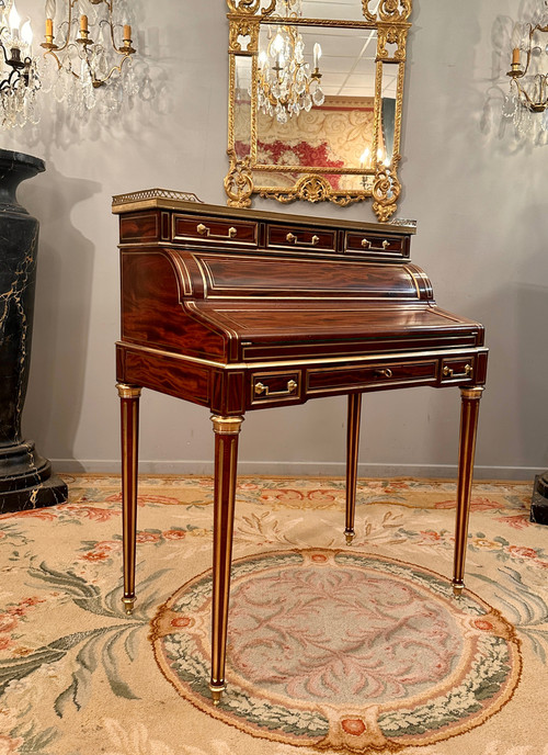 Petit Bureau A Cylindre En Acajou Flammé De Style Louis XVI Epoque XIXeme