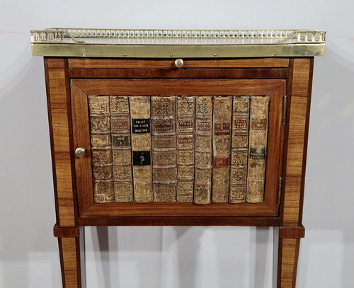 Petite Table de Salon dans le goût Louis XVI – Milieu XIXe