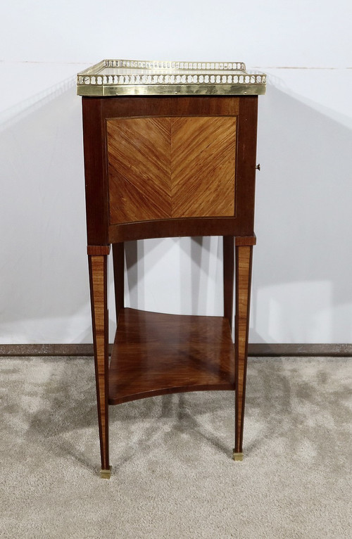 Petite Table de Salon dans le goût Louis XVI – Milieu XIXe