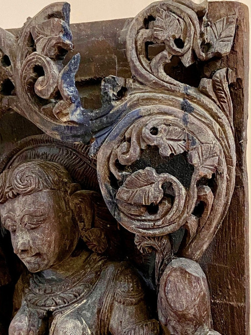 Indien, 19. Jahrhundert, große Wagentafel mit reichem Dekor der Göttin Sarasvati.