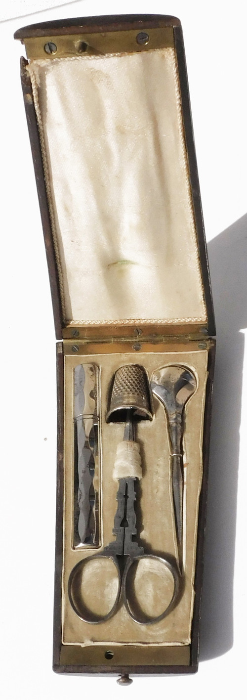 Vecchio kit da cucito in acciaio Forbici da cattedrale di Napoleone III
