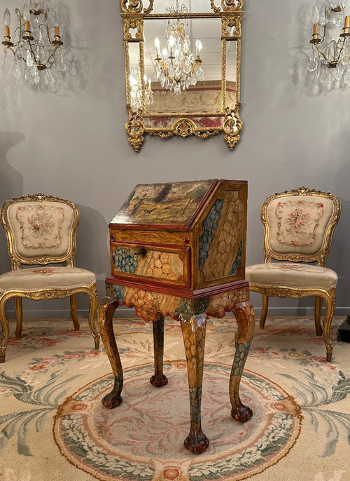 Small Venetian Secretary Desk In Lacquered Wood 18th Century