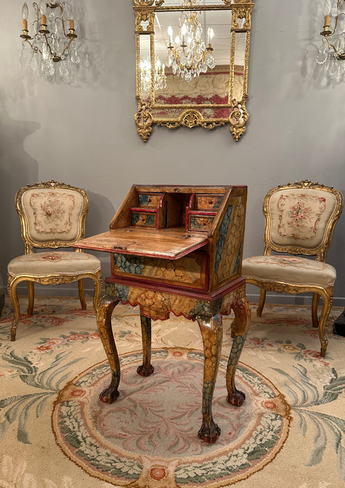Small Venetian Secretary Desk In Lacquered Wood 18th Century