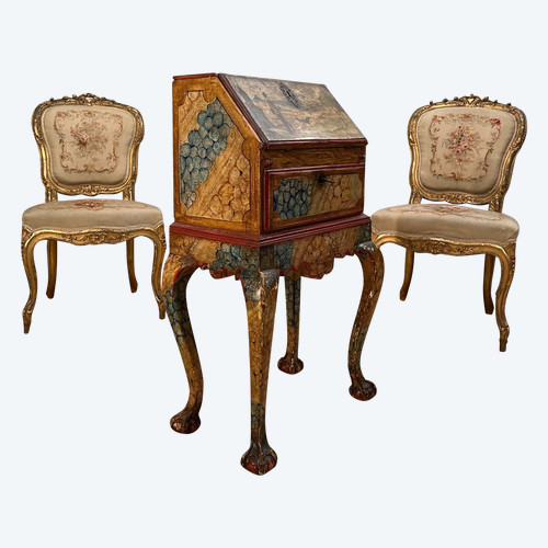 Small Venetian Secretary Desk In Lacquered Wood 18th Century