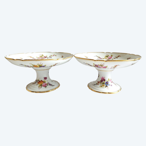 Deux Coupes à Fruits En Porcelaine Peinte De Paris