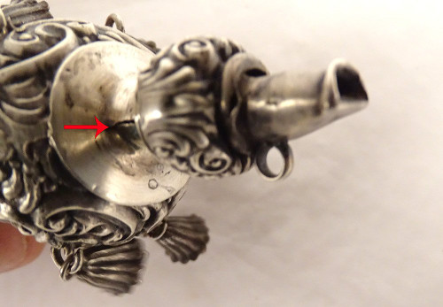 Fischietto inglese in argento di Birmingham Anello in madreperla Fine XIX-XX secolo