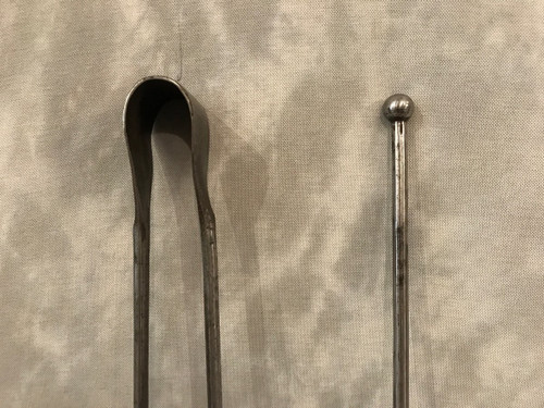 Grande pelle et pince en fer forgé d'époque 18 ème 
