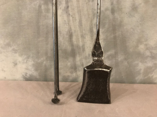 Grande pelle et pince en fer forgé d'époque 18 ème 