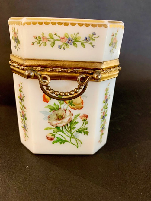 Baccarat: Scatola opalina di Jean François Robert