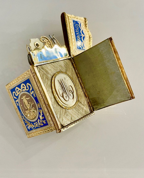 Secret Necessary In Gold And Enamel From The 18th Century