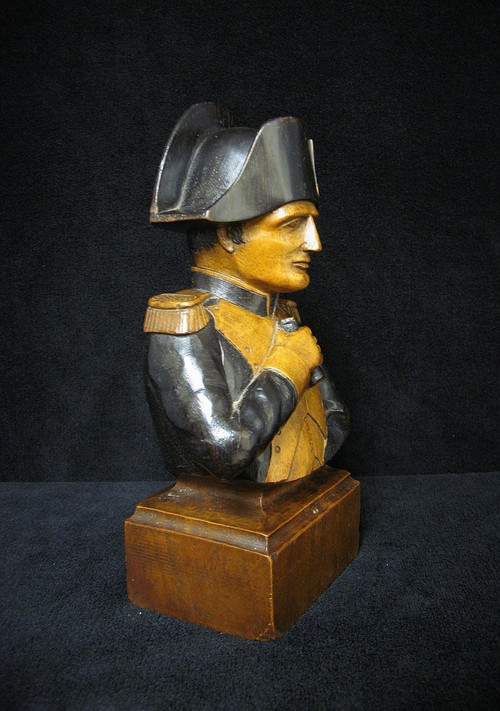 Busto in legno intagliato policromo di Napoleone I.