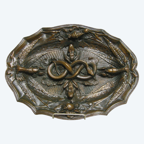 Raro grande piatto in bronzo tipo Palissy, XIX secolo.