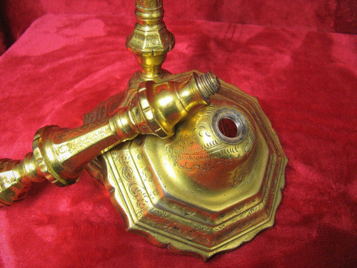 Coppia di candelieri Regency in bronzo dorato del XVIII secolo.