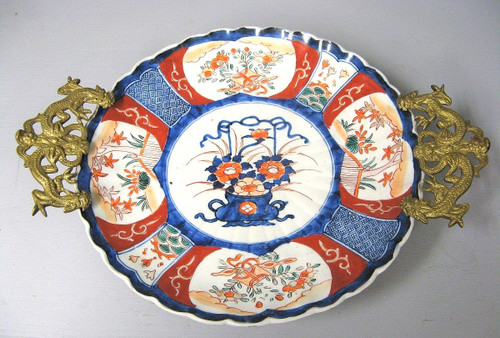 Grande tazza in porcellana Imari Fiori Draghi Ottone Bronzo dorato Giappone XIX.