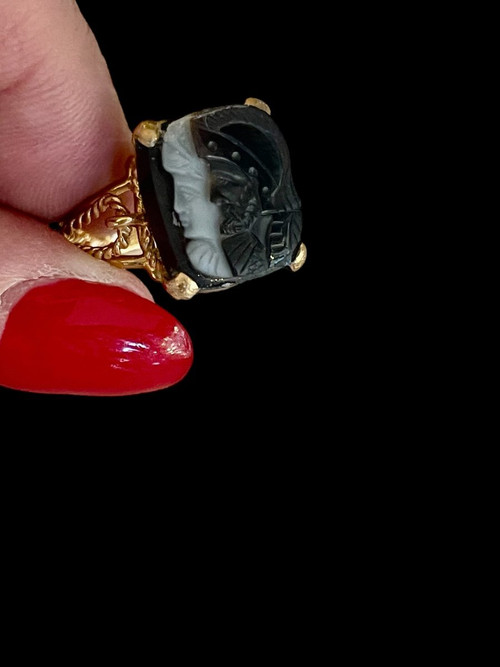 Bague Ornée d'Un Camée à Deux Profils