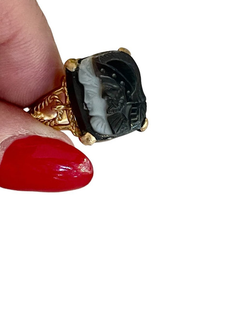 Bague Ornée d'Un Camée à Deux Profils