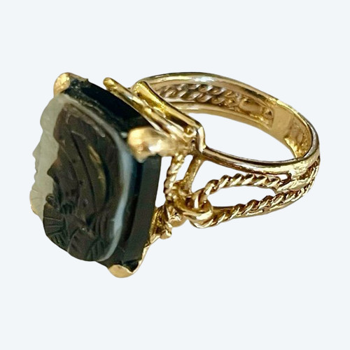 Bague Ornée d'Un Camée à Deux Profils