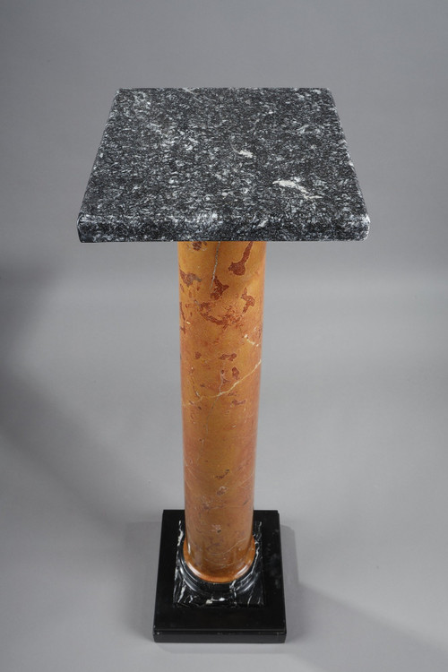 COLUMN IN RED PYRENEAN MARBLE FROM THE LATE 19TH CENTURY