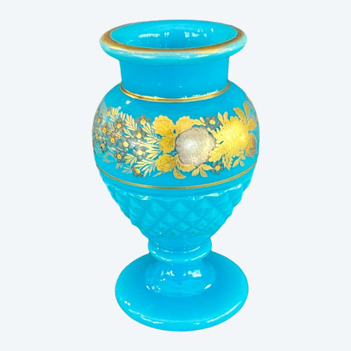 Jean Baptiste Desvignes : Petit Vase En Opaline Taillée