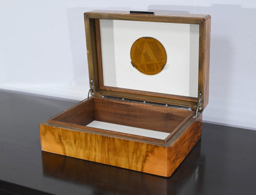 Cigar Box in Walnut Veneer, Maison Lemaire Paris, Art Deco – 1920