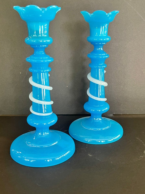Paire De Bougeoirs En Opaline bleue
