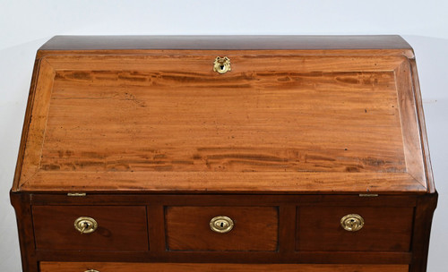 Commode Scriban de Port en Acajou de Saint Martin et de Cuba, époque Louis XV – XVIIIe