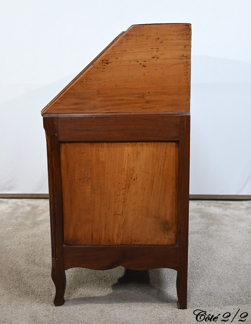 Commode Scriban de Port en Acajou de Saint Martin et de Cuba, époque Louis XV – XVIIIe
