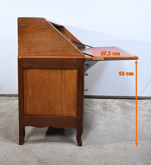 Commode Scriban de Port en Acajou de Saint Martin et de Cuba, époque Louis XV – XVIIIe