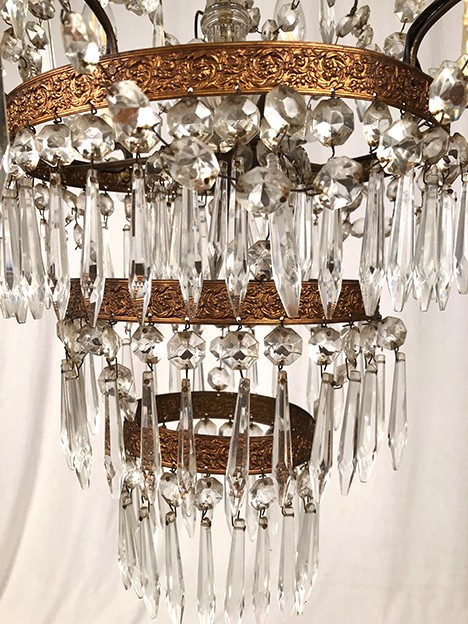 Lampadario con pendenti in cristallo a sette luci, stile Luigi XVI
