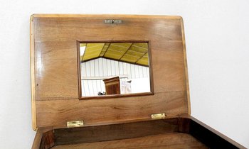  Table d’appoint Travailleuse en Noyer blond massif – Fin XIXe 