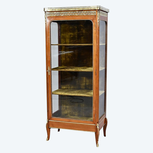 Kleine Vitrine aus Kirschbaum Massivholz, Übergang Louis XV Louis XVI - Anfang 20.