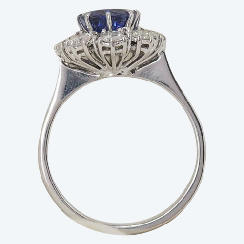 Anello Margherita in oro bianco, zaffiro di Ceylon e diamanti