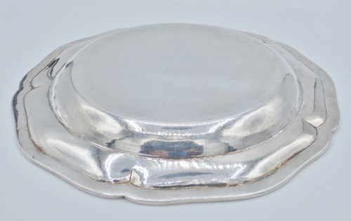 Contours dish, Massive silver 18th century.