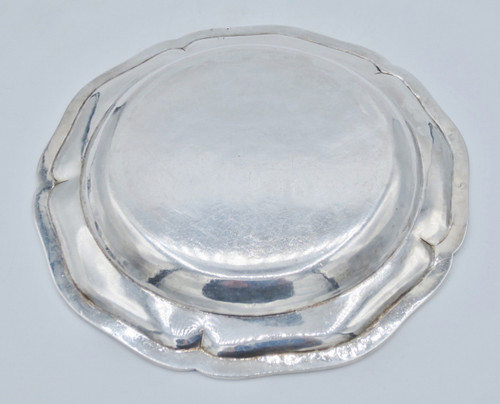 Contours dish, Massive silver 18th century.