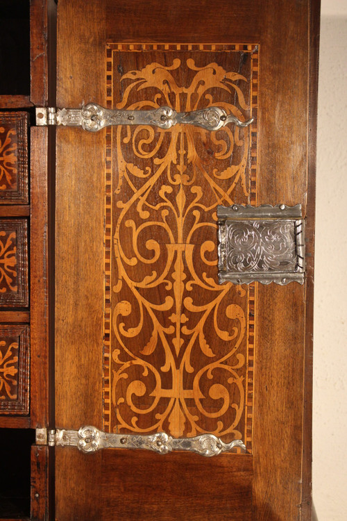  Cabinet 17th century