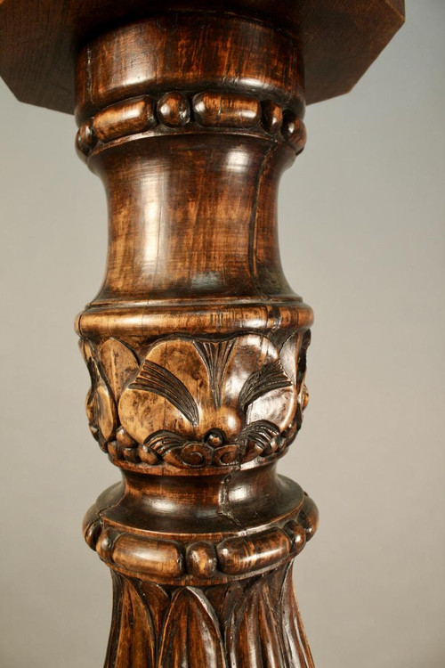 Sellette baluster column