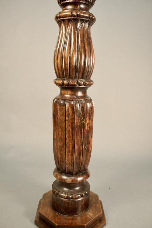 Sellette baluster column