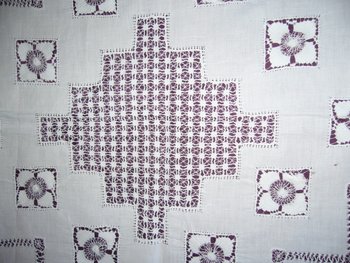 Tovaglia in lino ricamato, 1920 circa